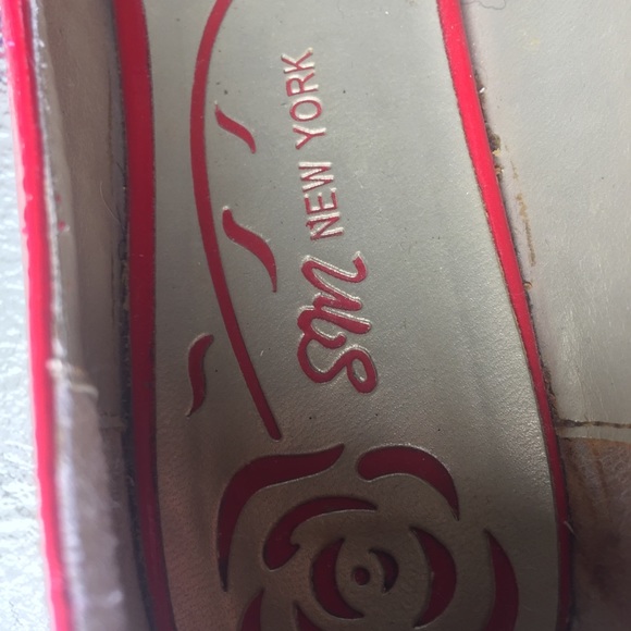 Red patent leather peep toe shoes 7 - Picture 6 of 8